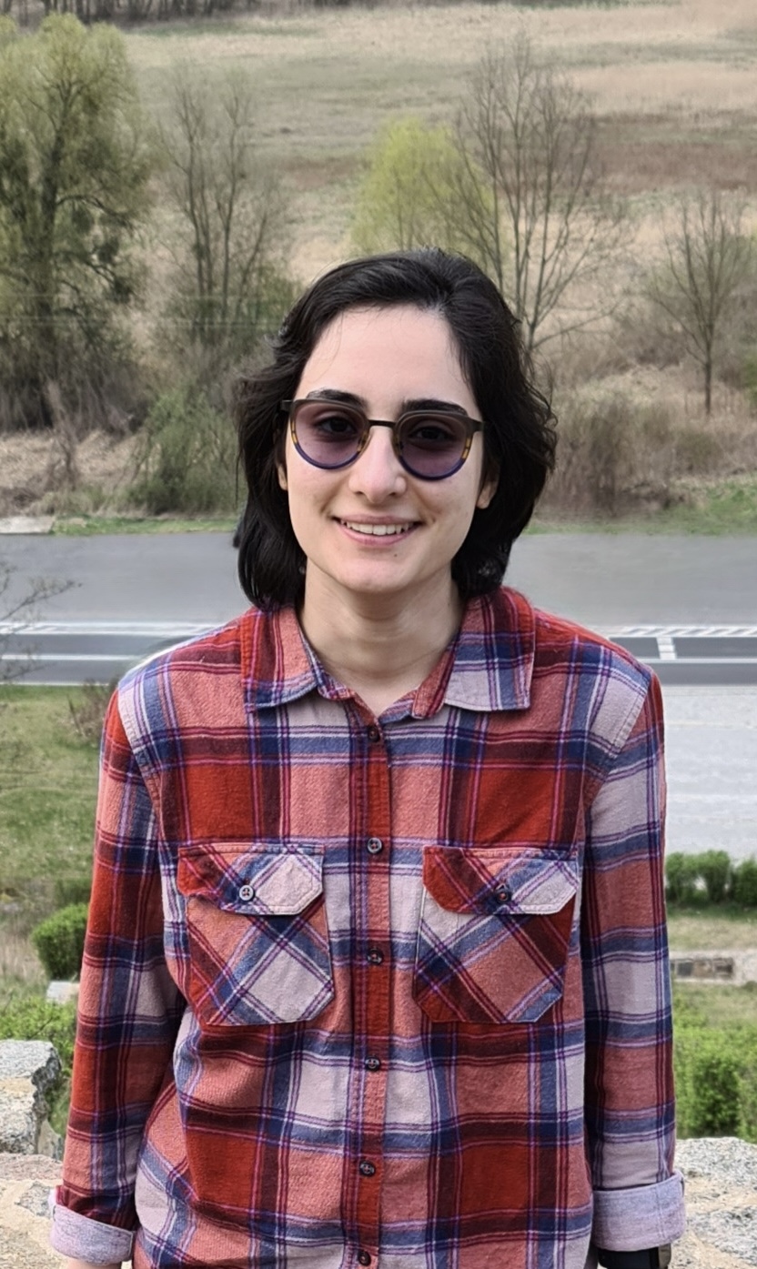 Nikta Yekrang Safakar